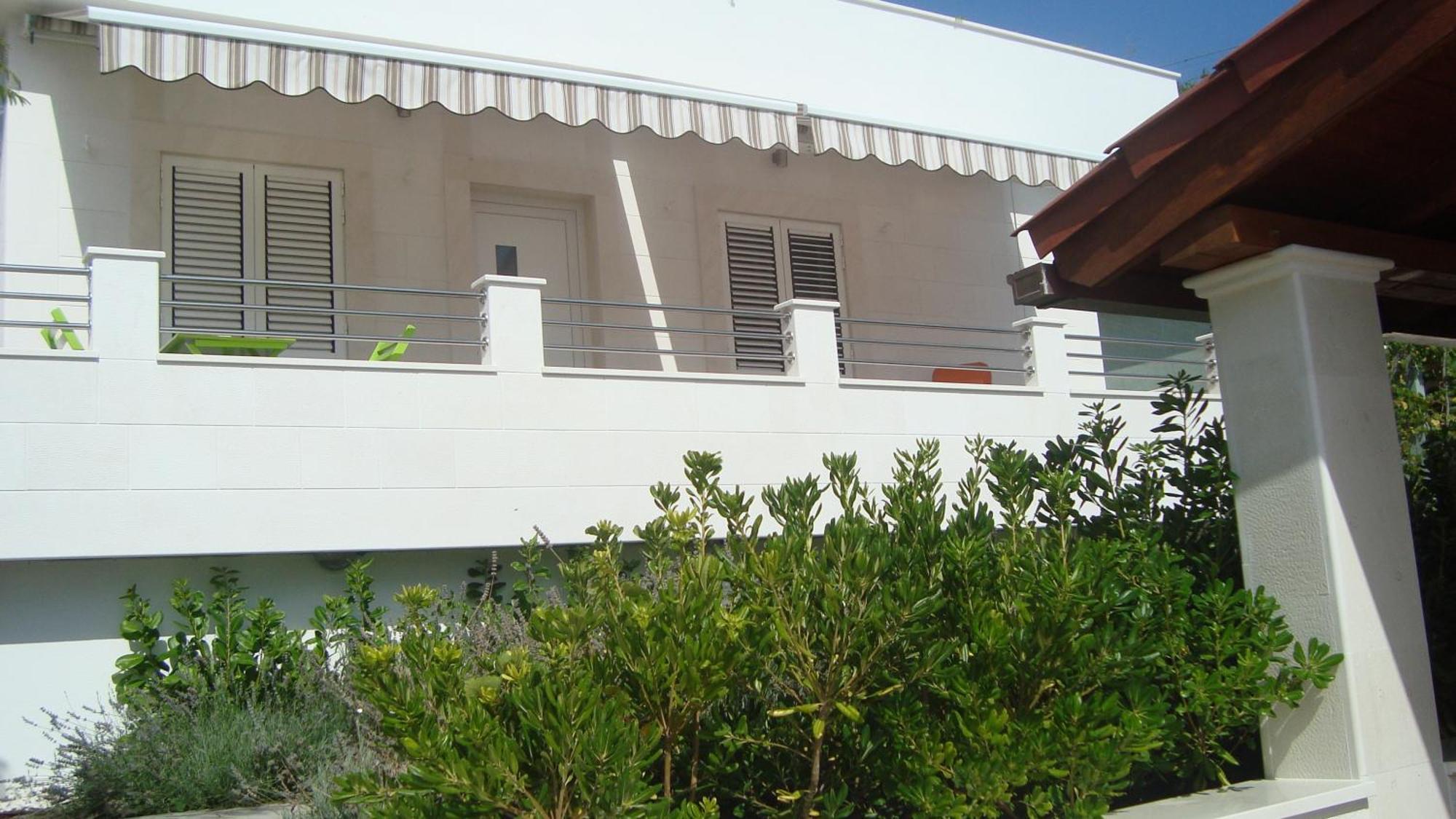 Apartments Niana With Heated Seawater Swimingpool Donji Okrug  Exterior foto