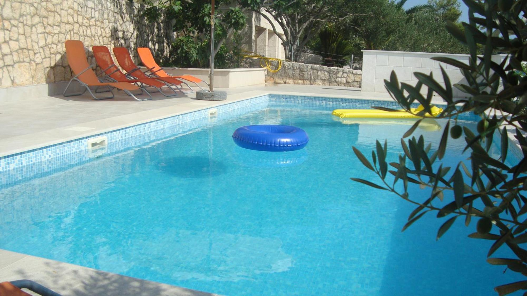 Apartments Niana With Heated Seawater Swimingpool Donji Okrug  Exterior foto