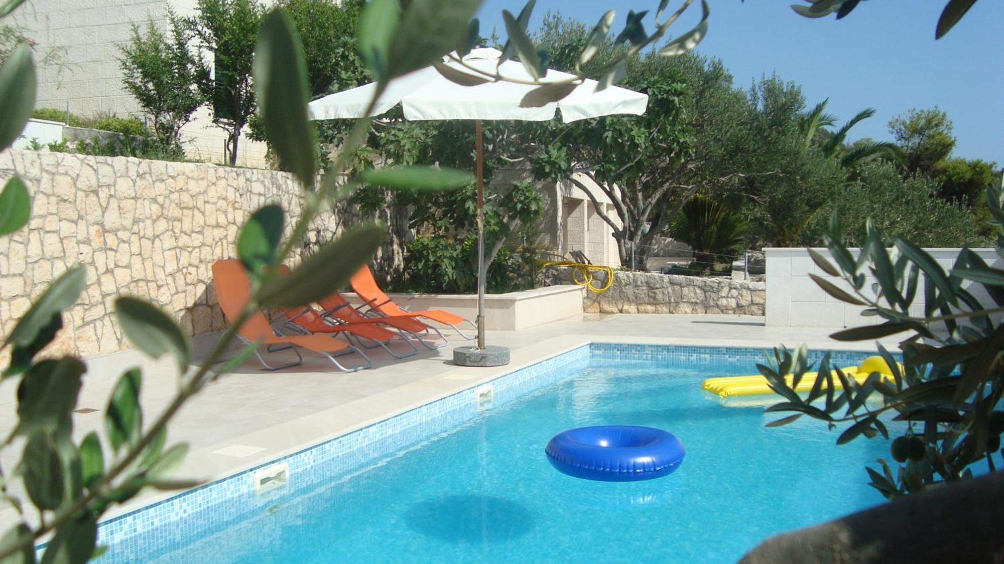 Apartments Niana With Heated Seawater Swimingpool Donji Okrug  Exterior foto