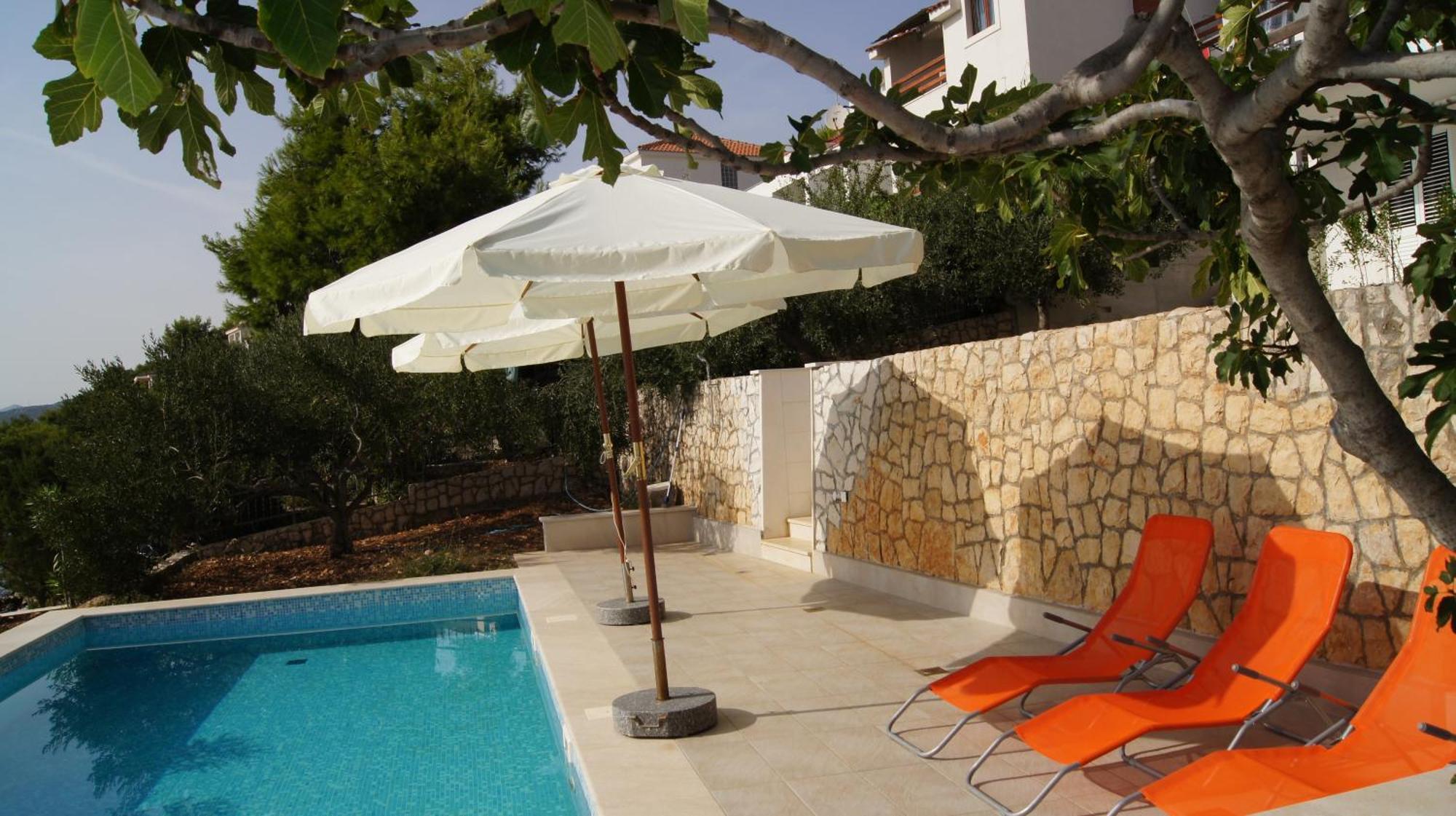 Apartments Niana With Heated Seawater Swimingpool Donji Okrug  Exterior foto