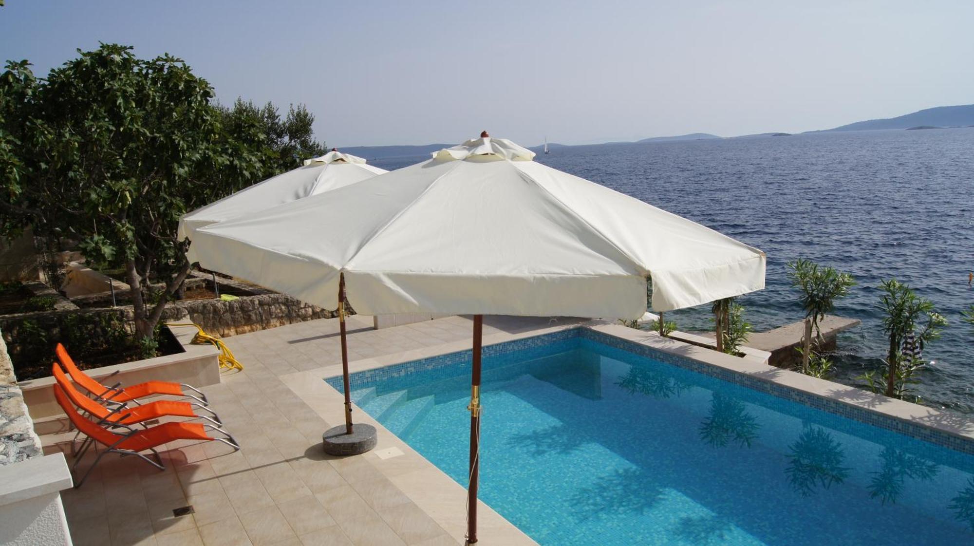 Apartments Niana With Heated Seawater Swimingpool Donji Okrug  Exterior foto