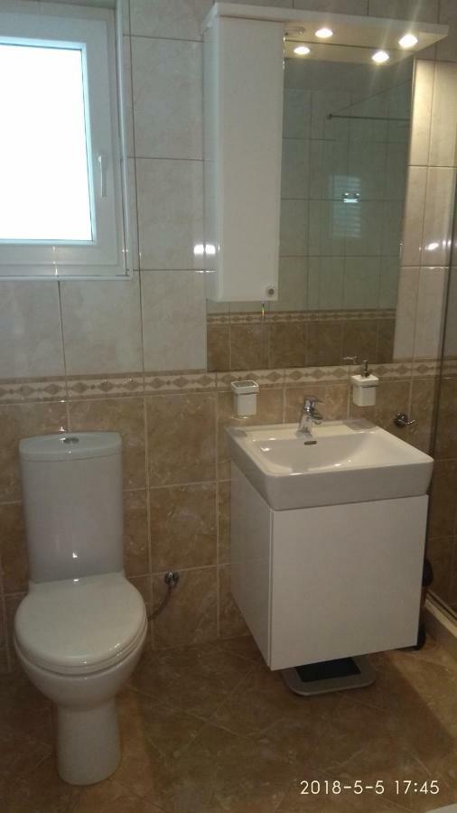 Apartments Niana With Heated Seawater Swimingpool Donji Okrug  Exterior foto